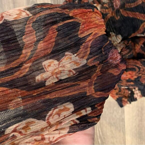 Joie Blouse Size L Elastic at Sleeves, Neckline, Subtle Sparkle Thread Accents - Picture 4 of 4